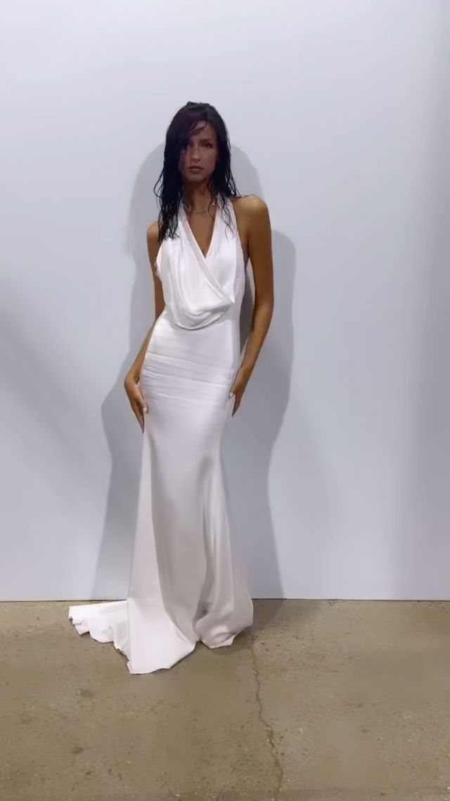 METEORE ➕ Our stunning Météore gown by @rimearodaky is our dress of the week this week. . .  Simplicity and elegance all in one gown.  #themewsloves