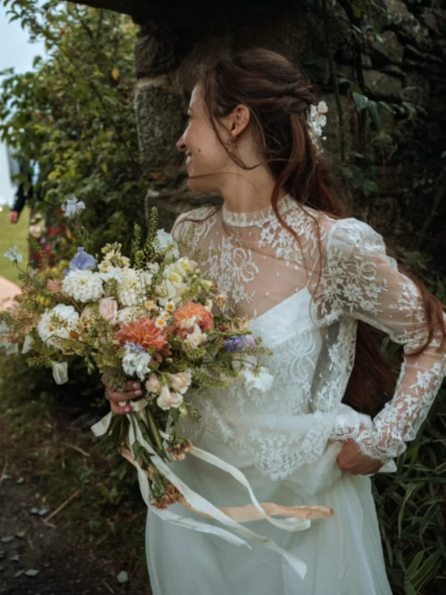 MEWS BRIDE ➕ Our radiant bride Wallis stuns in the ultra chic Lenny & Joey ensemble — a timeless combination available exclusively at The Mews . . . #themewsbrides 
Photography @hannah_wilde_photography