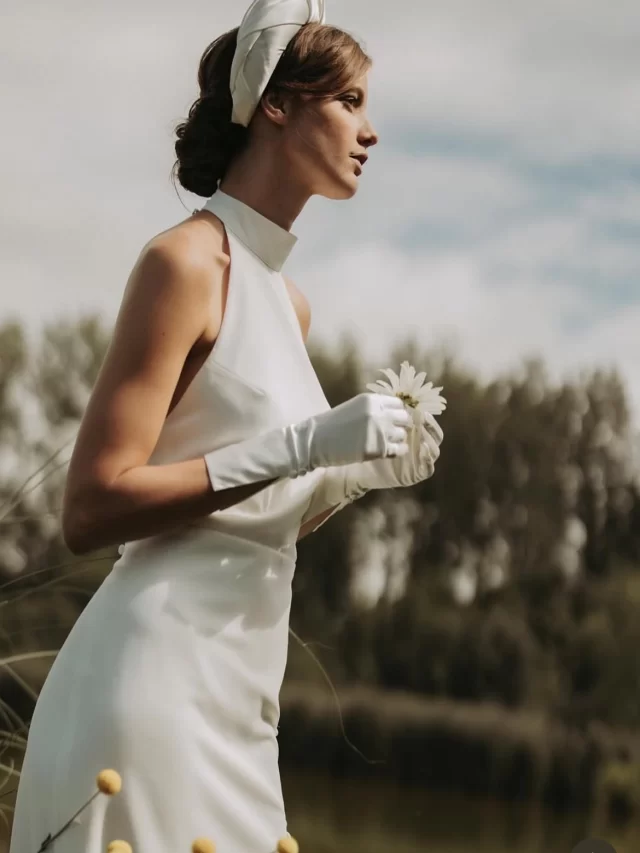 IVRESSE ➕ A halter neck that frames, a silk that glides, a design that feels inevitable.
Ivresse by @victoirevermeulen — soon at The Mews #themewsloves
