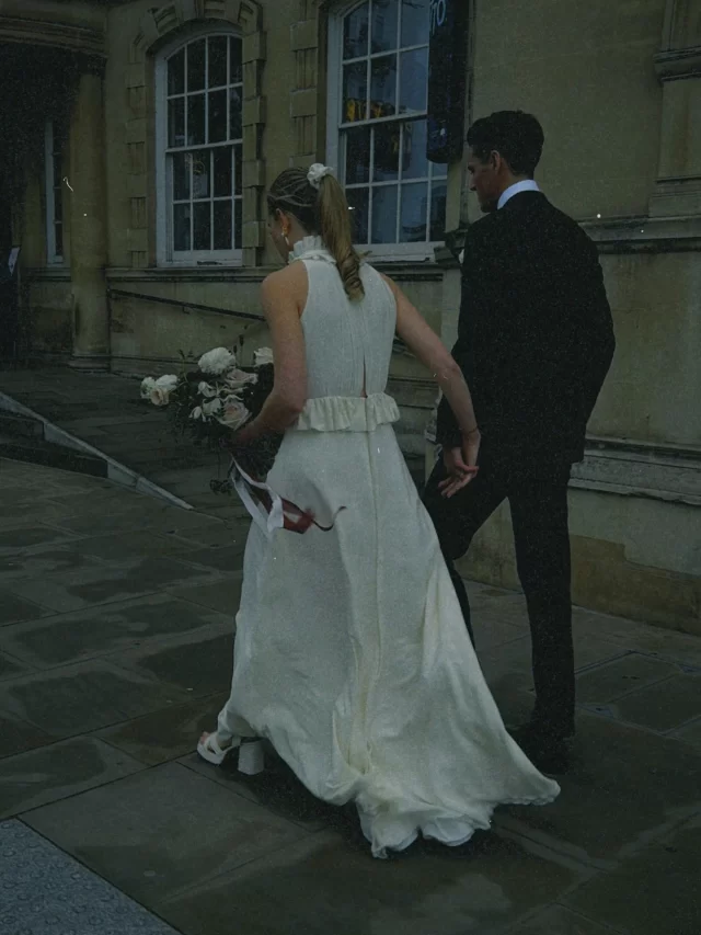 MEWS BRIDE ➕ Our beautiful Mews bride Katie in the Orsay gown by @lauredesagazan —effortless elegance, winter light, and timeless romance . . . #themewsbrides 

Photo 

#wedding
#bride
#weddingdress
#bridalfashion
#bridetobe