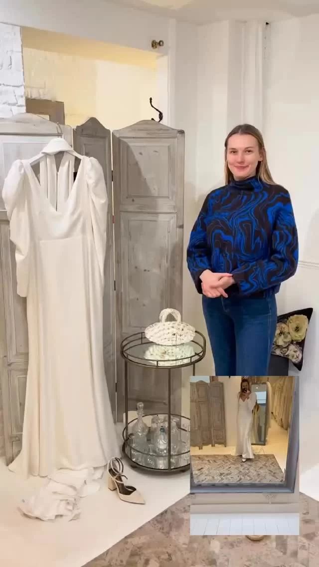 Meet Satine by @carolinetakvorian - where modern romance meets effortless elegance.

With its delicate detailing, flattering silhouette, and timeless sophistication, Satine is designed for the bride who wants to feel both graceful and unforgettable. 

Soft, refined, and undeniably chic… this is bridal beauty at its finest.

Styling details:
Shoes @flordeasoka 
Earrings @paviotcreateur 
Bag @isladegar 

#DressOfTheWeek #Satine #CarolineTakvorian #ModernBride